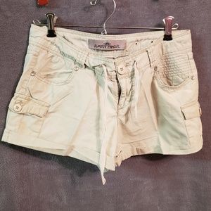 Almost Famous Premium Shorts Size 7